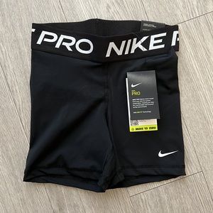Nike Pro Tight 5” NWT size xs